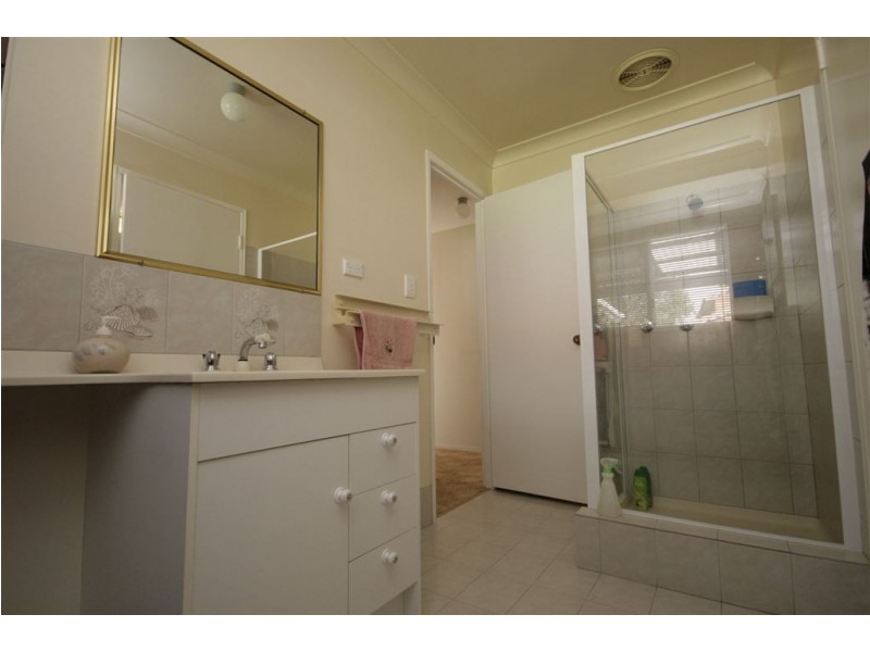 27 Kingfisher St, Albany Creek QLD 4035