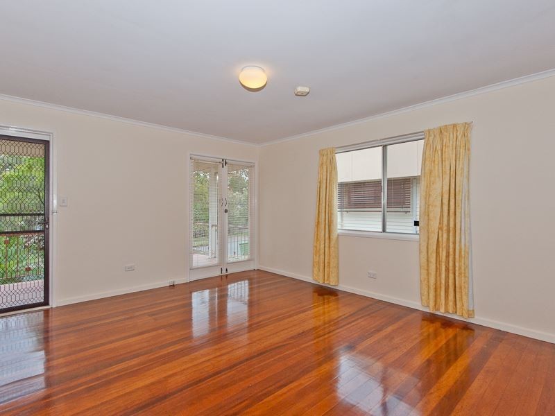 32 Lily St, Everton Hills QLD 4053