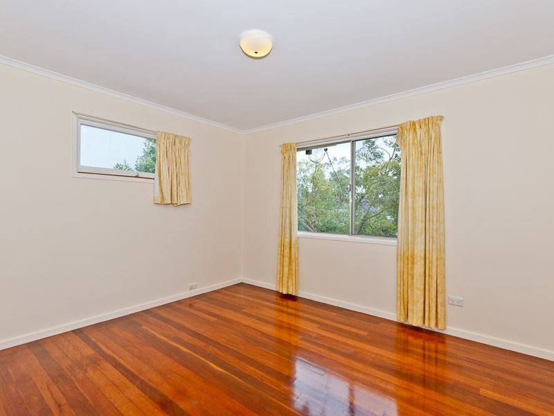 32 Lily St, Everton Hills QLD 4053