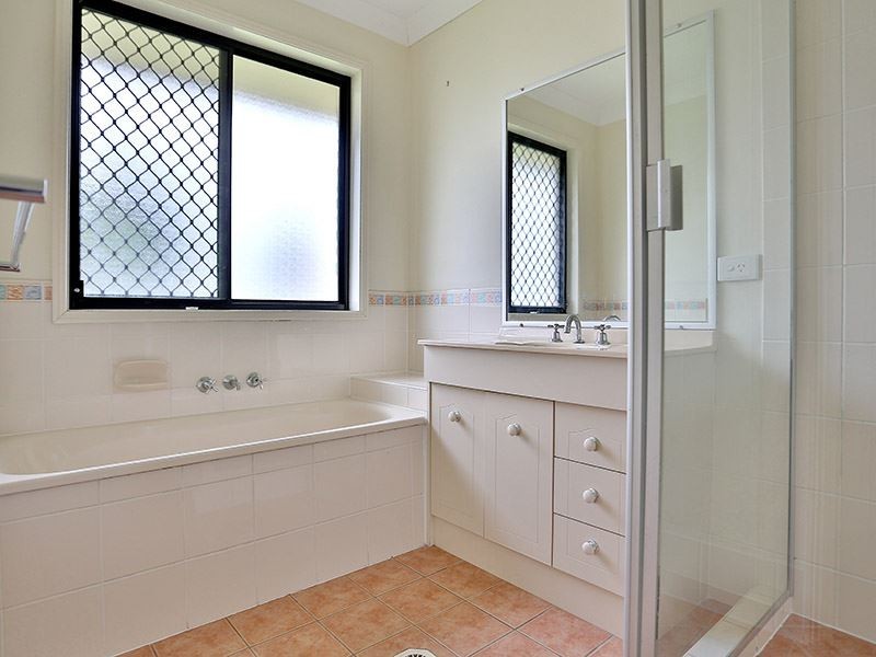 17 Ronald Court, Morayfield QLD 4506