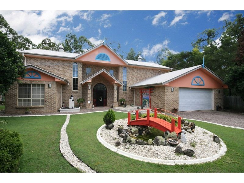 15 Champions Ct, Albany Creek QLD 4035