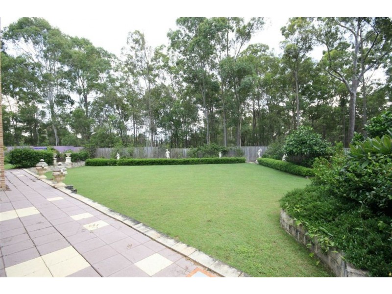 15 Champions Ct, Albany Creek QLD 4035