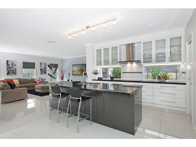 4 Dress Circle Court, Bridgeman Downs QLD 4035