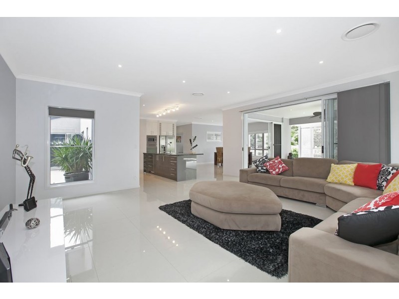 4 Dress Circle Court, Bridgeman Downs QLD 4035