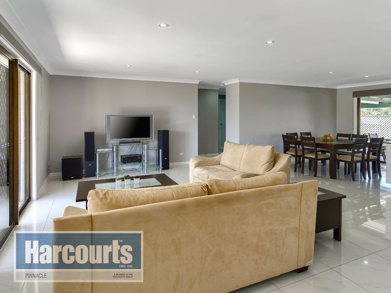 4 Alton Court, Albany Creek QLD 4035