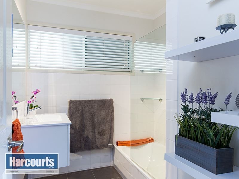 18 Illoura Street, Petrie QLD 4502