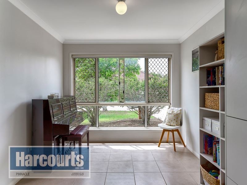 127 Cambridge Crescent, Fitzgibbon QLD 4018