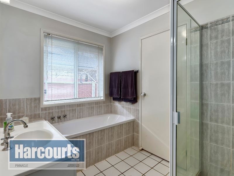 127 Cambridge Crescent, Fitzgibbon QLD 4018
