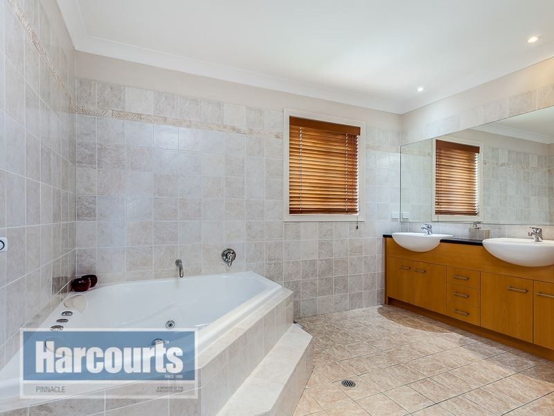11 Harrison Court, Chermside West QLD 4032