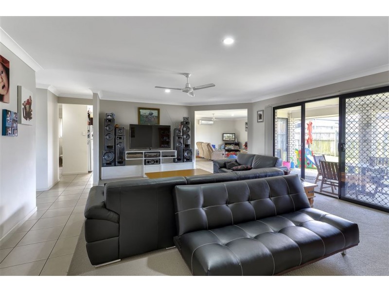 13 Bluegrass Place, Morayfield QLD 4506