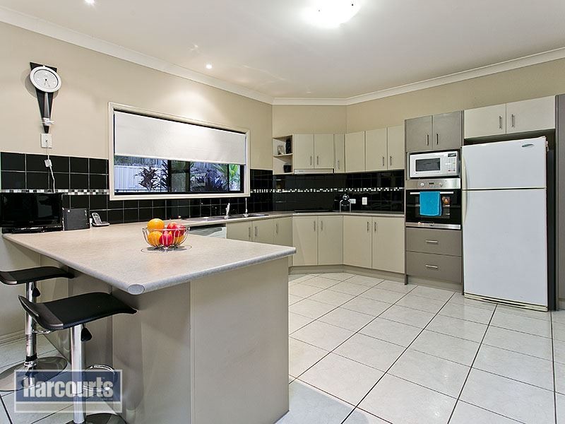 3 Fee Place, Eatons Hill QLD 4037