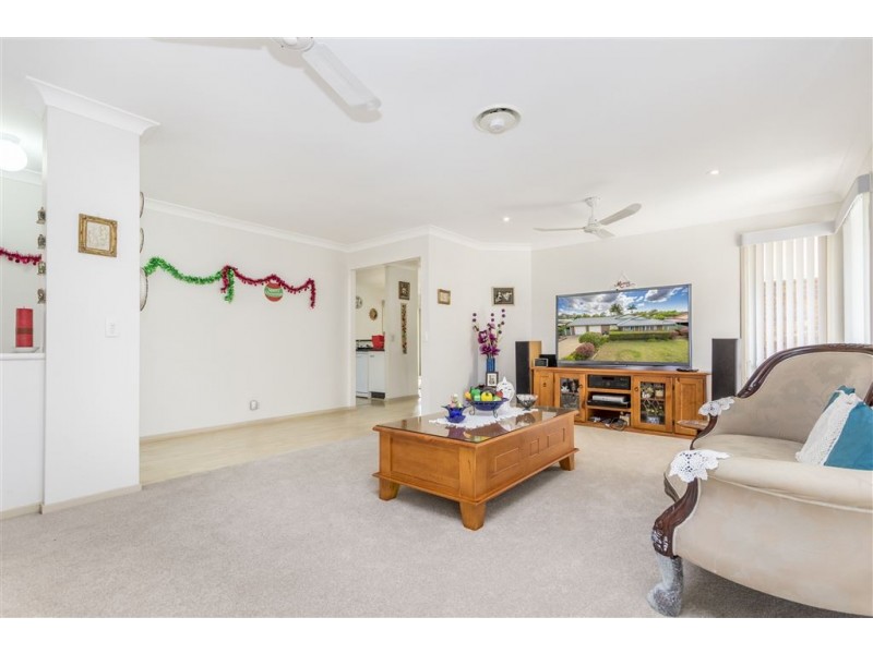 42 Bordeau Cres, Petrie QLD 4502