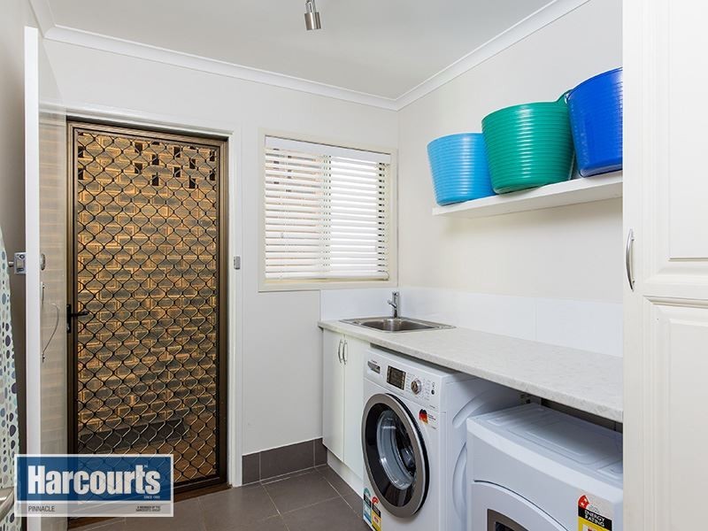 18 Illoura Street, Petrie QLD 4502