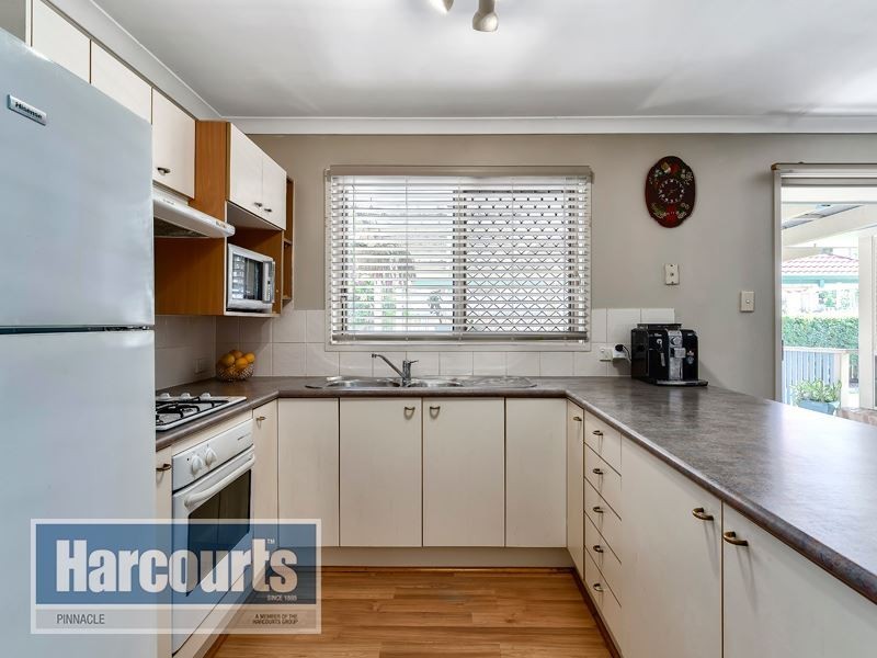 73 Cambridge Crescent, Fitzgibbon QLD 4018