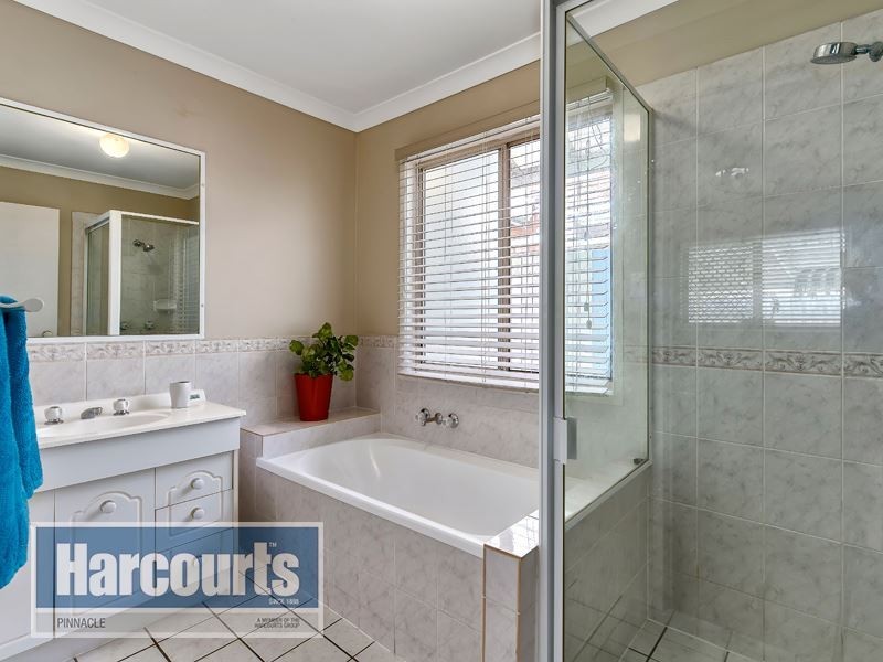 73 Cambridge Crescent, Fitzgibbon QLD 4018