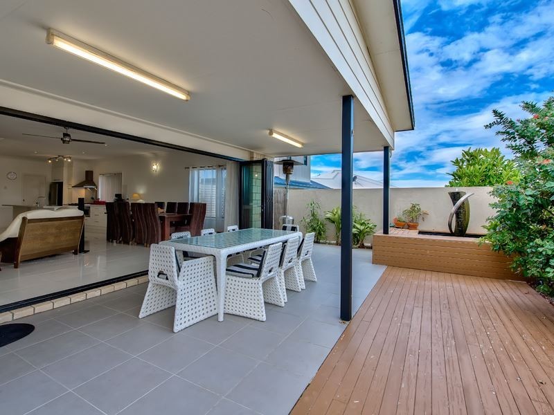 8 Forrestal Cct, North Lakes QLD 4509