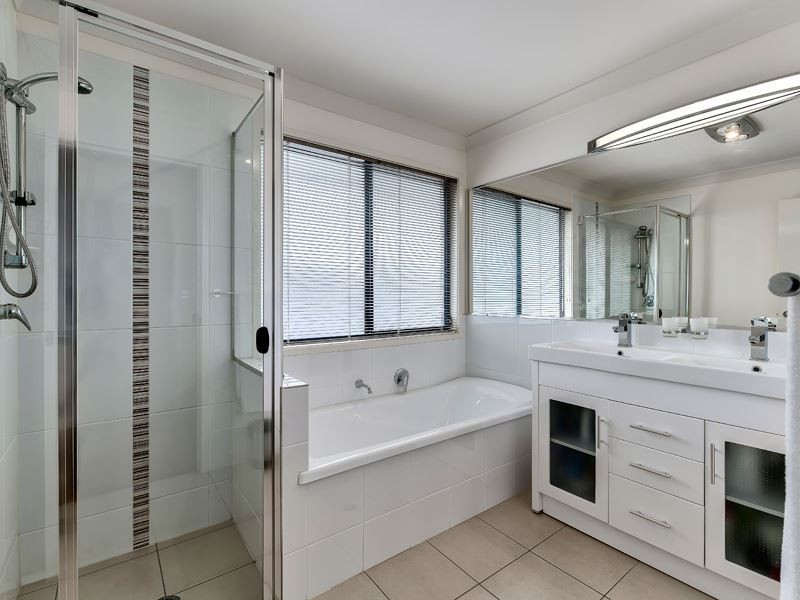 8 Forrestal Cct, North Lakes QLD 4509