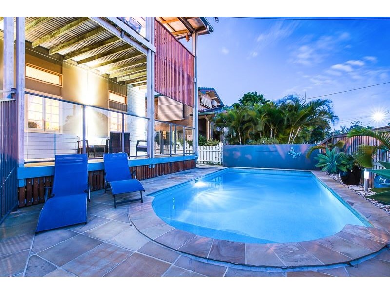 8 Alfred Street, Woody Point QLD 4019
