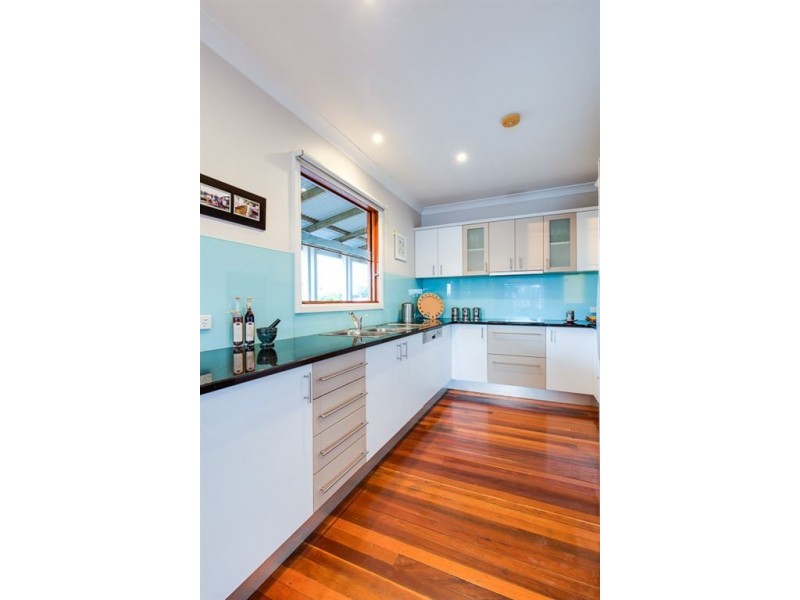 8 Alfred Street, Woody Point QLD 4019