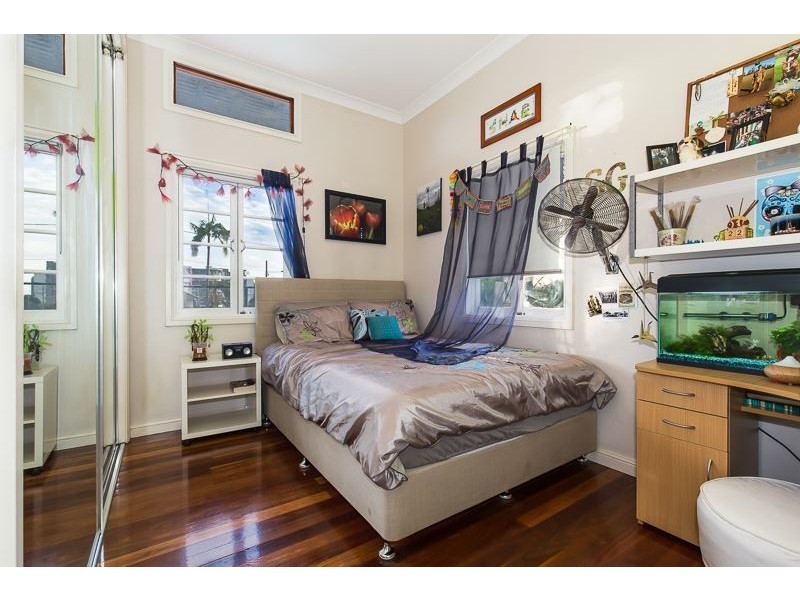 8 Alfred Street, Woody Point QLD 4019