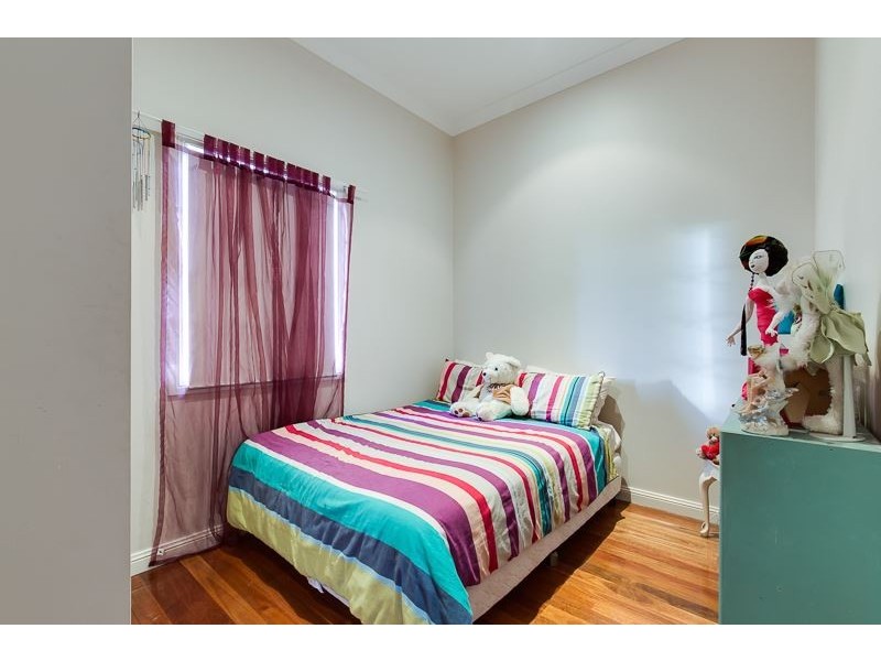 8 Alfred Street, Woody Point QLD 4019