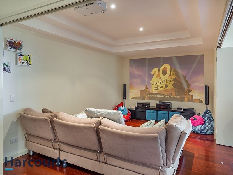 18 Brolga Ave, Kallangur QLD 4503