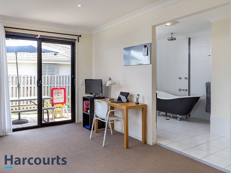 18 Brolga Ave, Kallangur QLD 4503