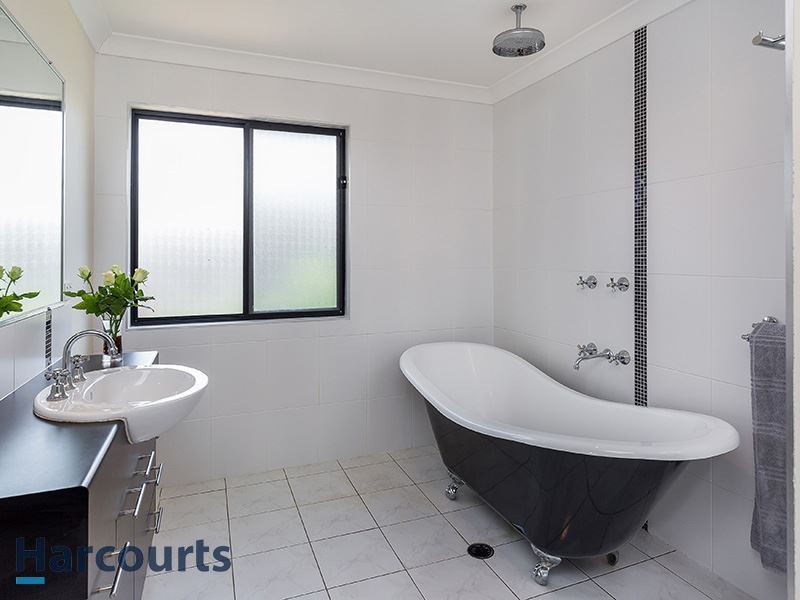 18 Brolga Ave, Kallangur QLD 4503