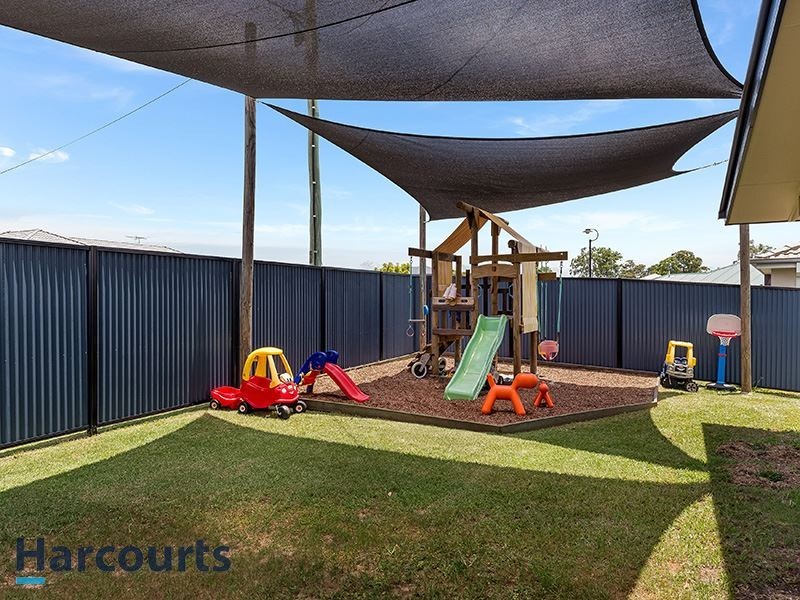 18 Brolga Ave, Kallangur QLD 4503