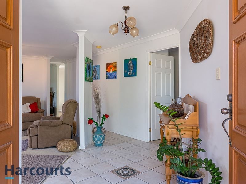 21 Hayward Ave, Cashmere QLD 4500