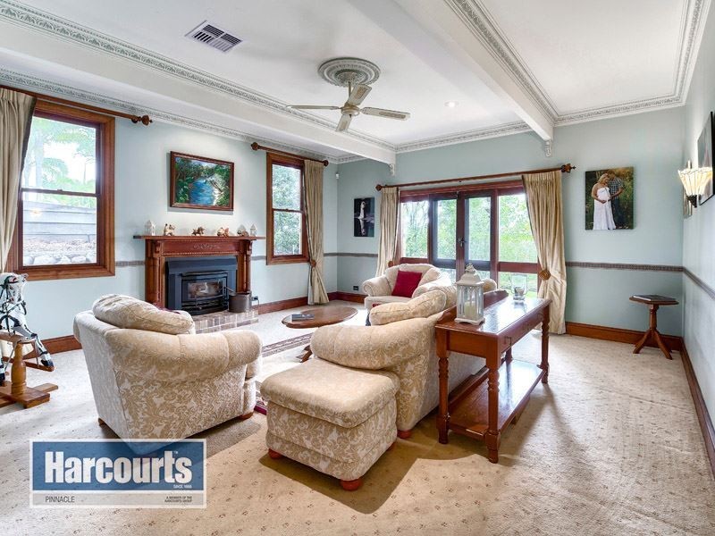 37 Saturn Cr, Bridgeman Downs QLD 4035