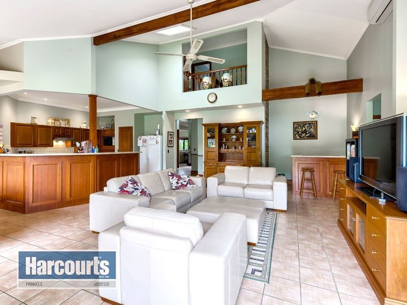 37 Saturn Cr, Bridgeman Downs QLD 4035