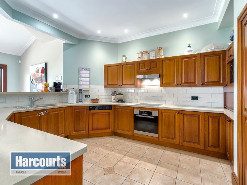 37 Saturn Cr, Bridgeman Downs QLD 4035