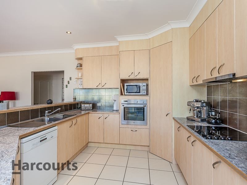 31 Reeders street, Sandstone Point QLD 4511