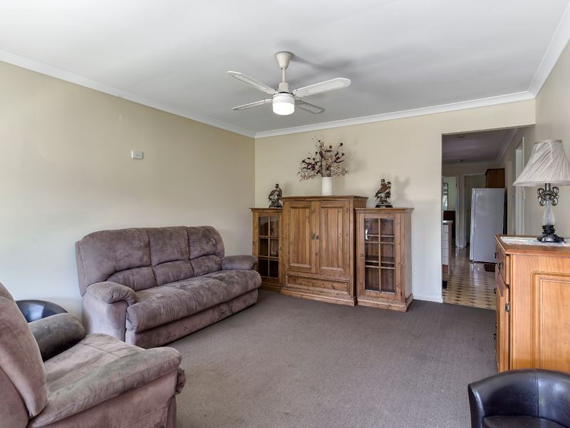 129 Cambridge Cres, Fitzgibbon QLD 4018