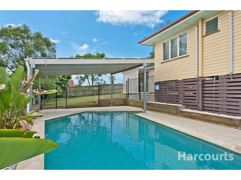 9 Sedgemoor Street, Stafford Heights QLD 4053