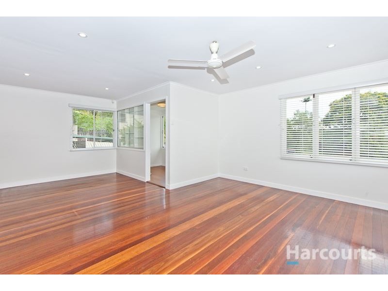 9 Sedgemoor Street, Stafford Heights QLD 4053