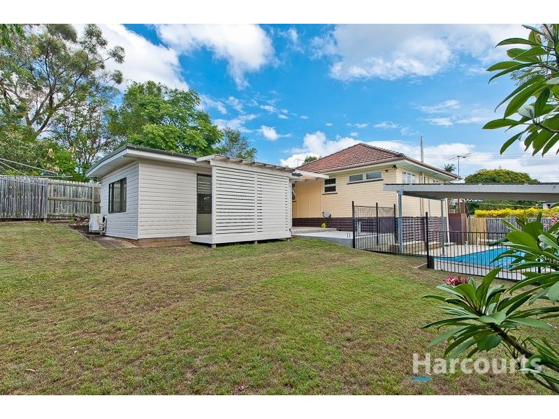 9 Sedgemoor Street, Stafford Heights QLD 4053