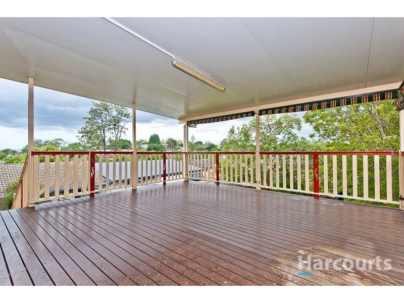 102 Wilgarning Street, Stafford Heights QLD 4053