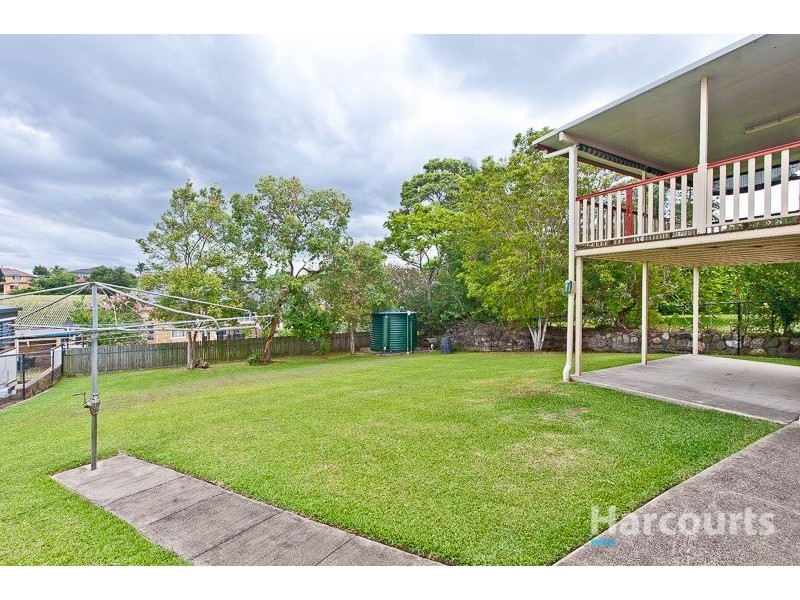 102 Wilgarning Street, Stafford Heights QLD 4053