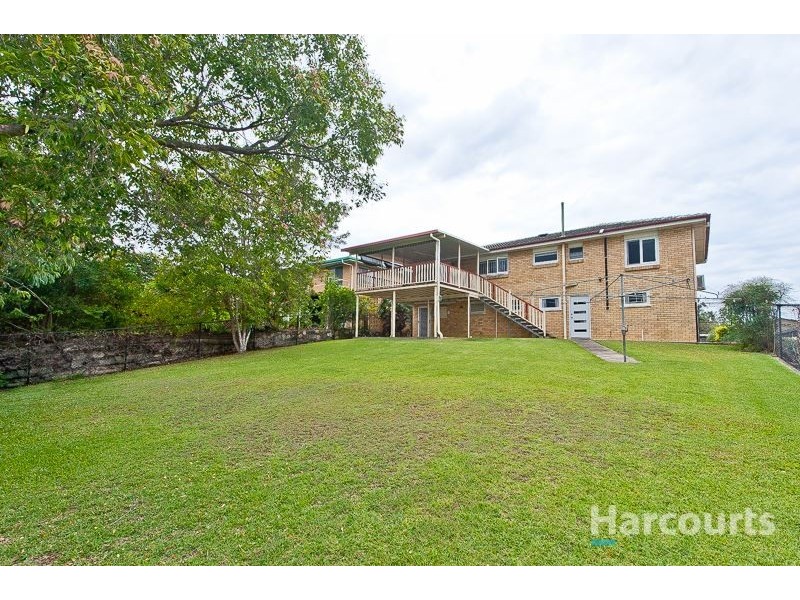 102 Wilgarning Street, Stafford Heights QLD 4053