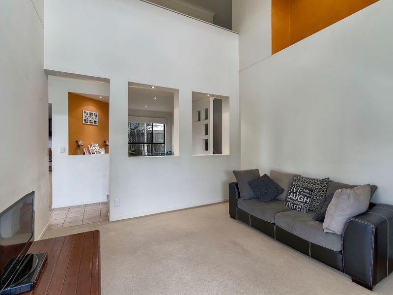 27 Matthau Place, Mcdowall QLD 4053