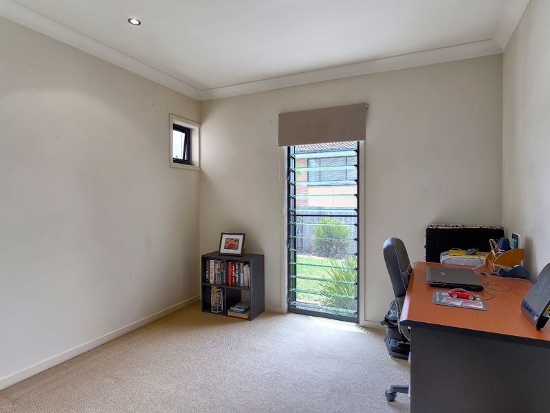 27 Matthau Place, Mcdowall QLD 4053