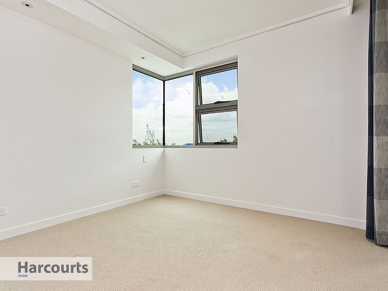 1408/118 Parkside Circuit, Hamilton QLD 4007