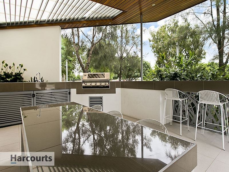 1408/118 Parkside Circuit, Hamilton QLD 4007