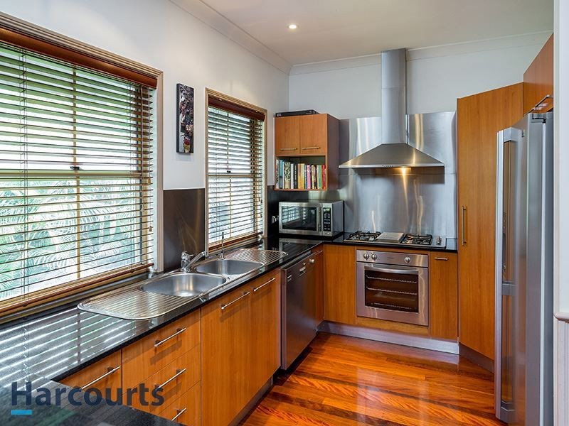 12 Tiffany Court, Eatons Hill QLD 4037