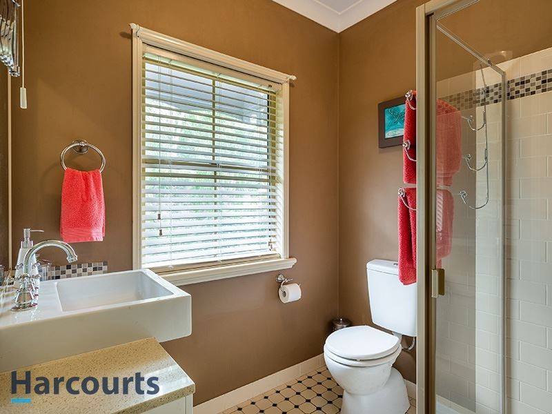 12 Tiffany Court, Eatons Hill QLD 4037