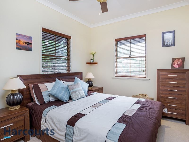 12 Tiffany Court, Eatons Hill QLD 4037