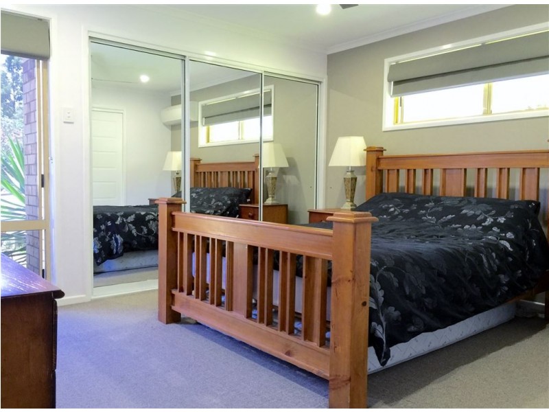 6 Leonarda Drive, Arana Hills QLD 4054