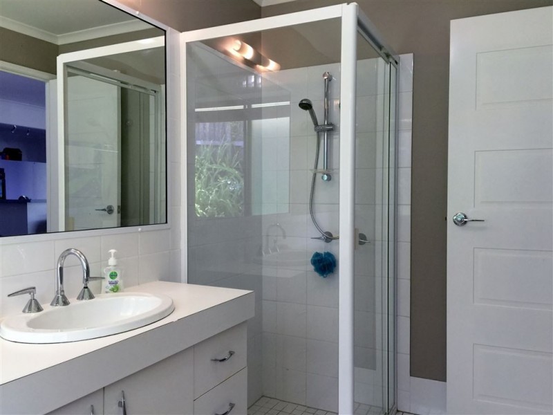 6 Leonarda Drive, Arana Hills QLD 4054